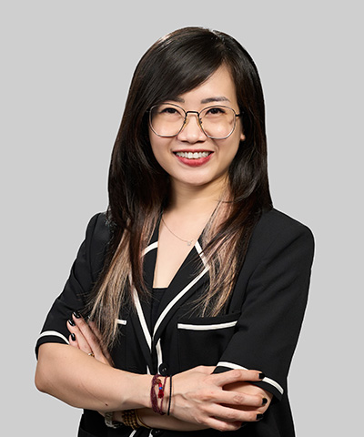 Bà Hoàng Tú Anh